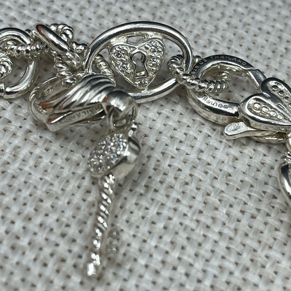 💎 Vintage Judith Ripka Sterling Silver Heart & Key Statement Necklace w/Box Cer - Picture 4 of 16